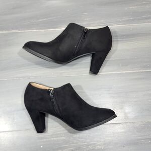 Journee Collection Sanzi Booties Shooties Faux Suede Tapered Heel 6.5 Black